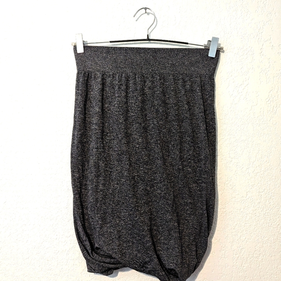 Lululemon athletica Bliss grey skirt - Picture 2 of 6